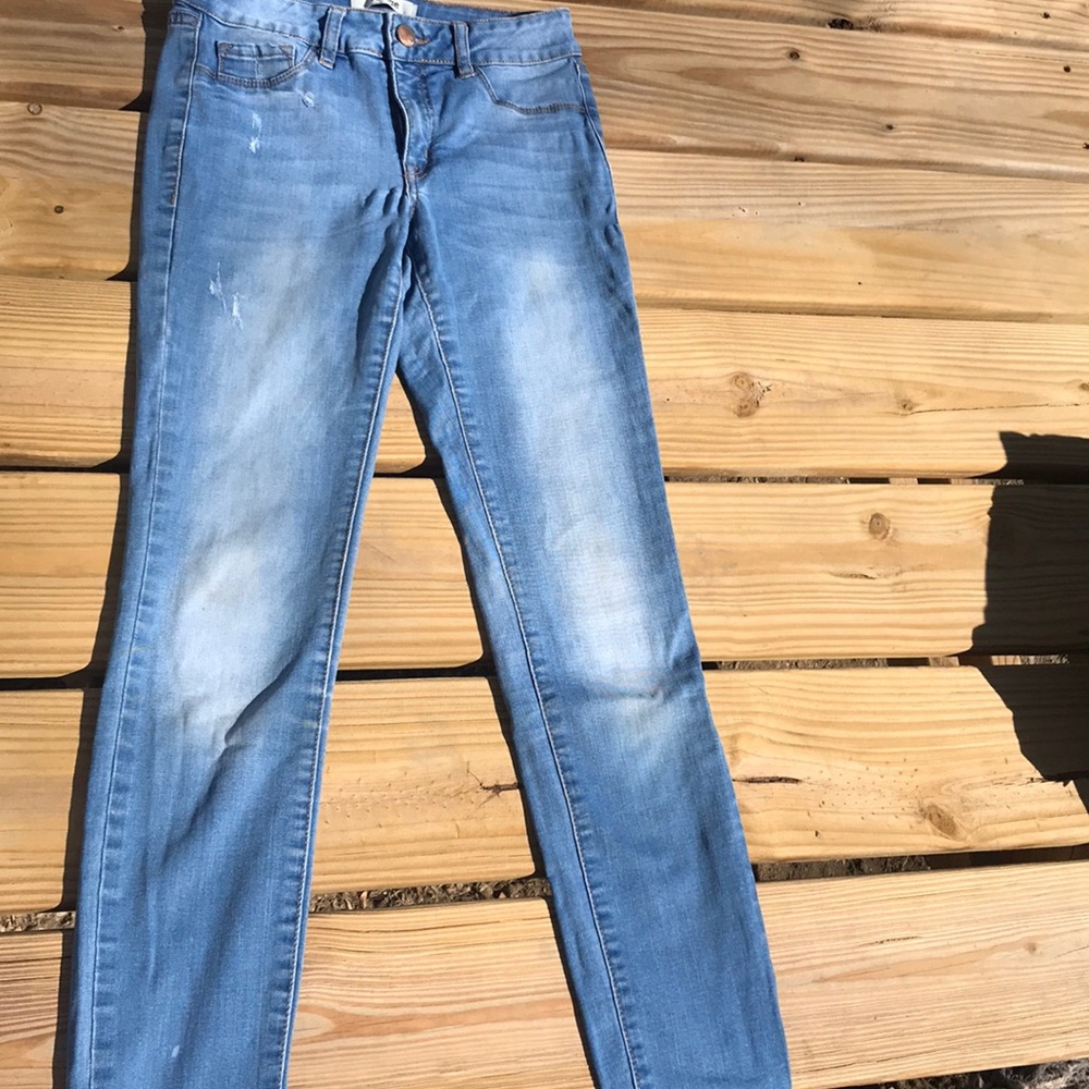 Refuge light wash stretchy skinny jeans